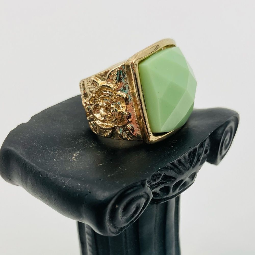 Vintage Yellow Gold-colored Jade-style Pyramid Ring. Fine Estate Costume Jewelry